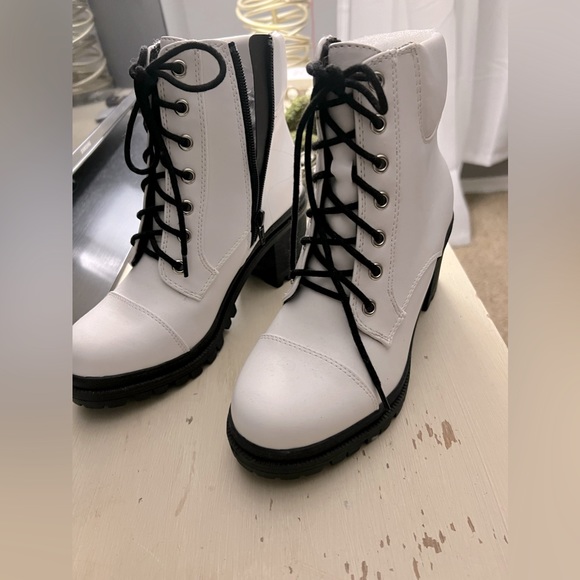 White combat boots - Picture 1 of 2